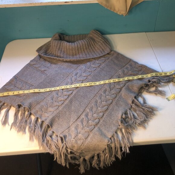 Intro Gray Sweater Pullover Poncho/Shawl, Size Medium - Picture 4 of 11